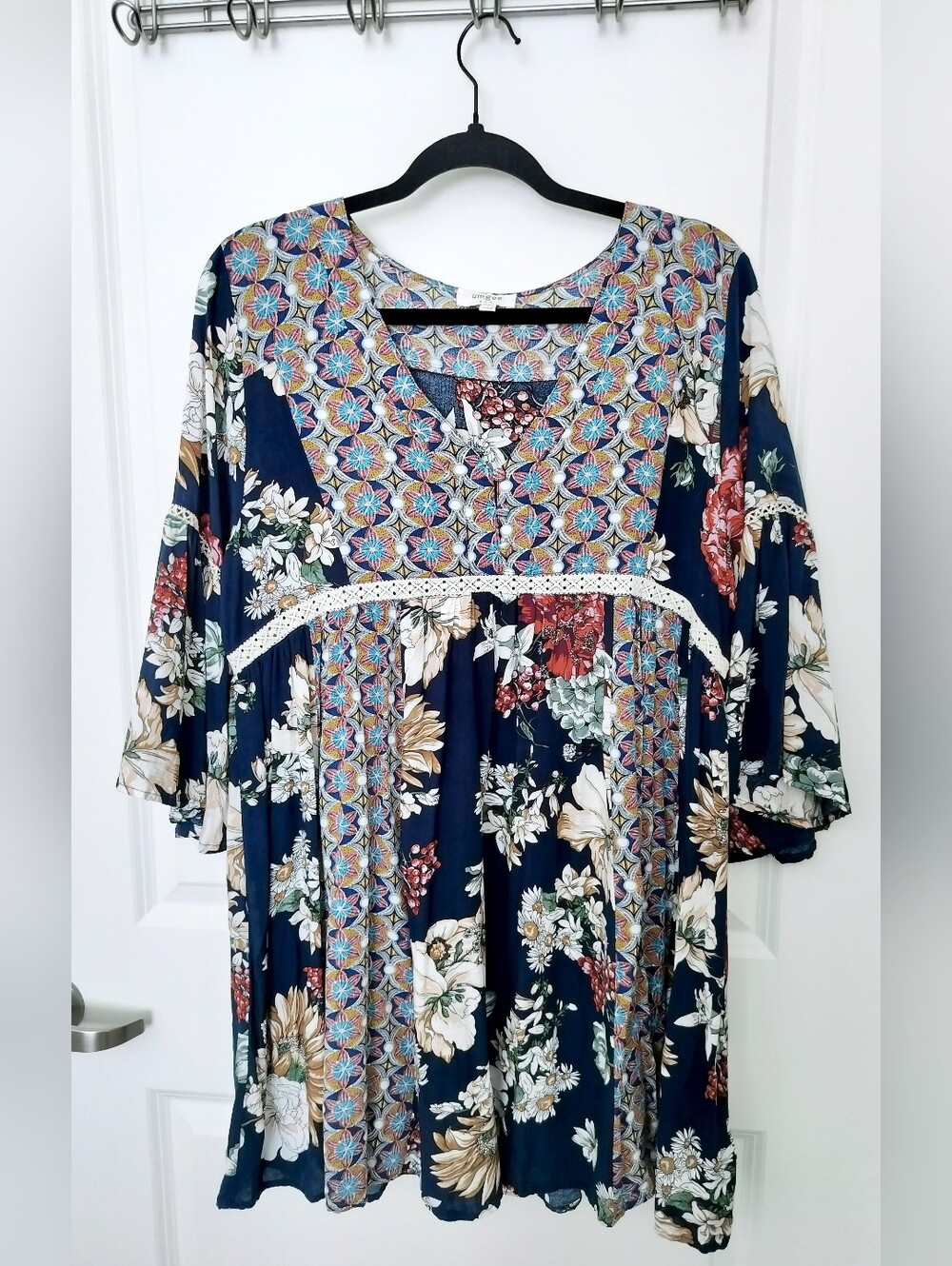 Umgee Women's L Boho Mixed Floral Babydoll Tunic Dress Bell Sleeve Navy Lace